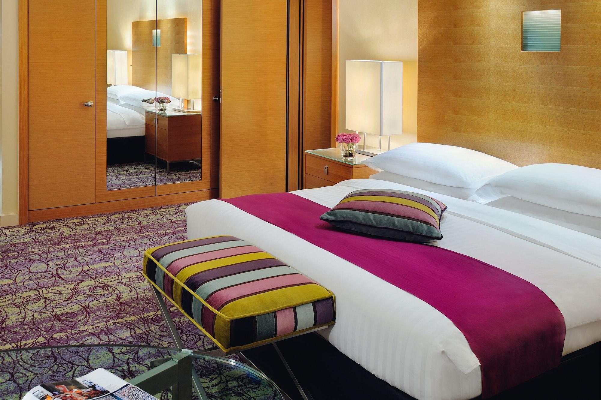 Qabila Westbay Hotel By Marriott Doha Luaran gambar A room at the Mandarin Oriental, Munich