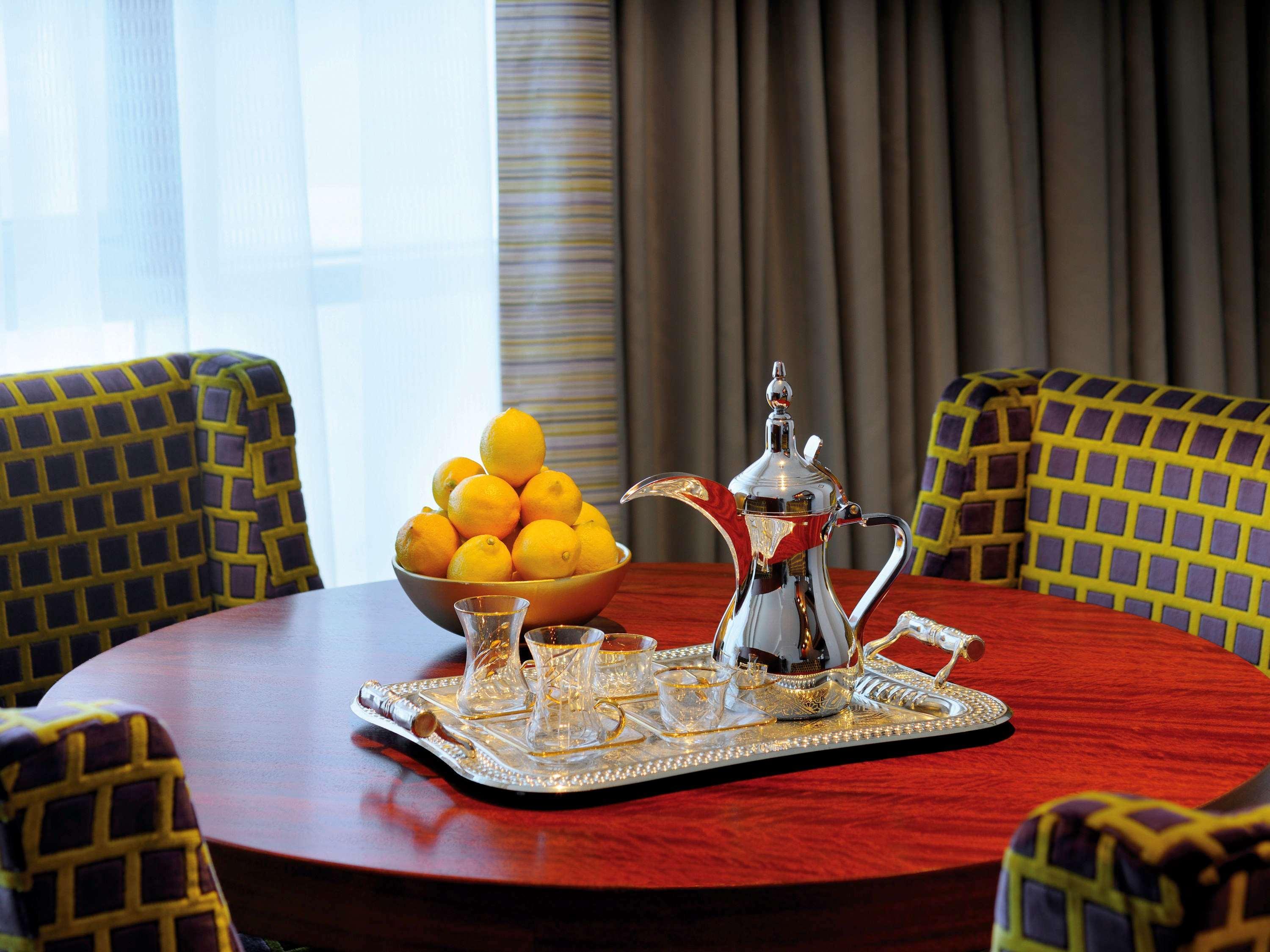 Qabila Westbay Hotel By Marriott Doha Luaran gambar A traditional Arabic coffee pot