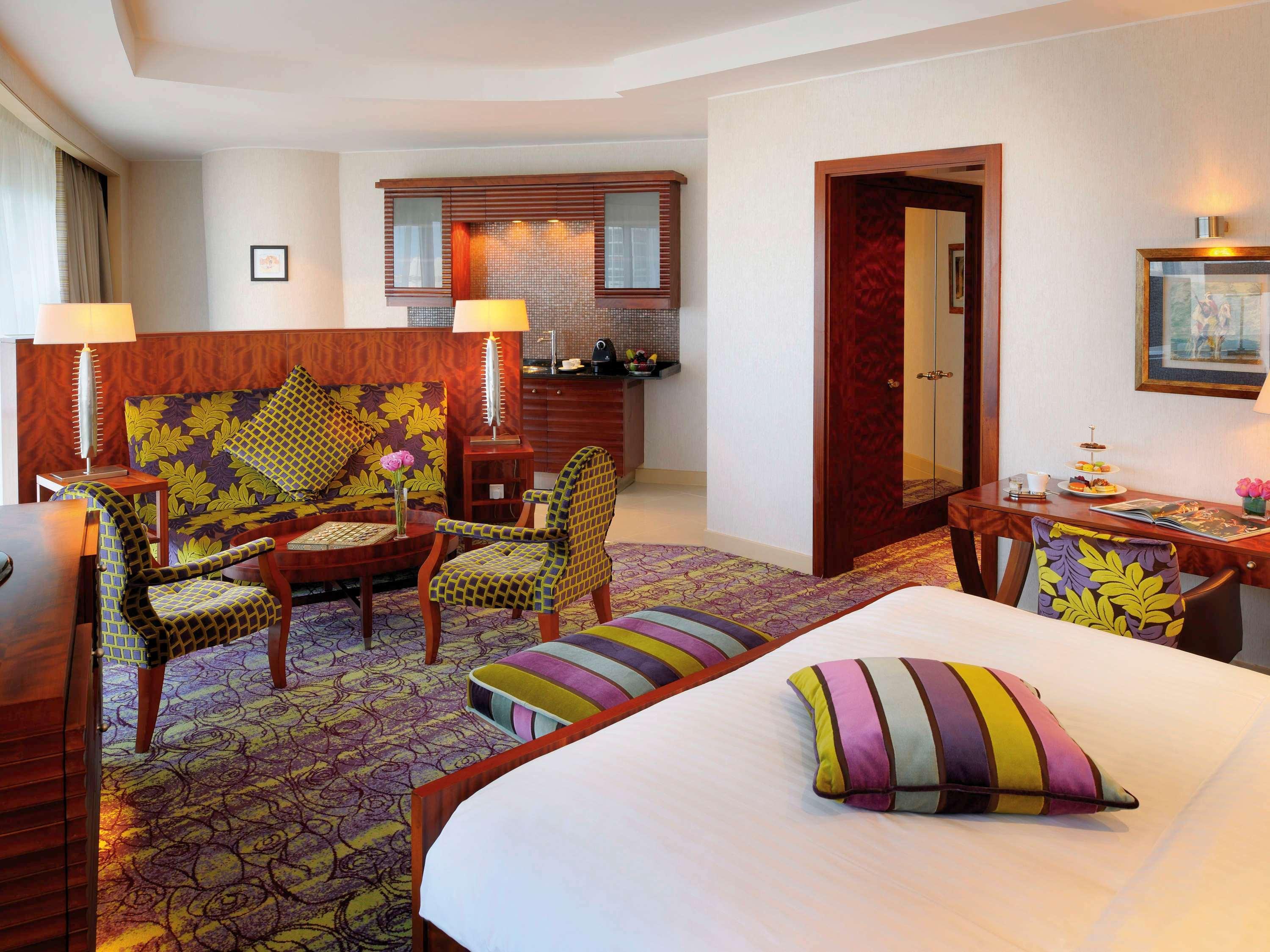 Qabila Westbay Hotel By Marriott Doha Luaran gambar Suite