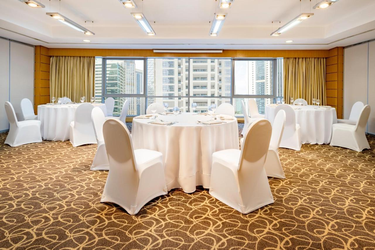 Qabila Westbay Hotel By Marriott Doha Luaran gambar Meeting room