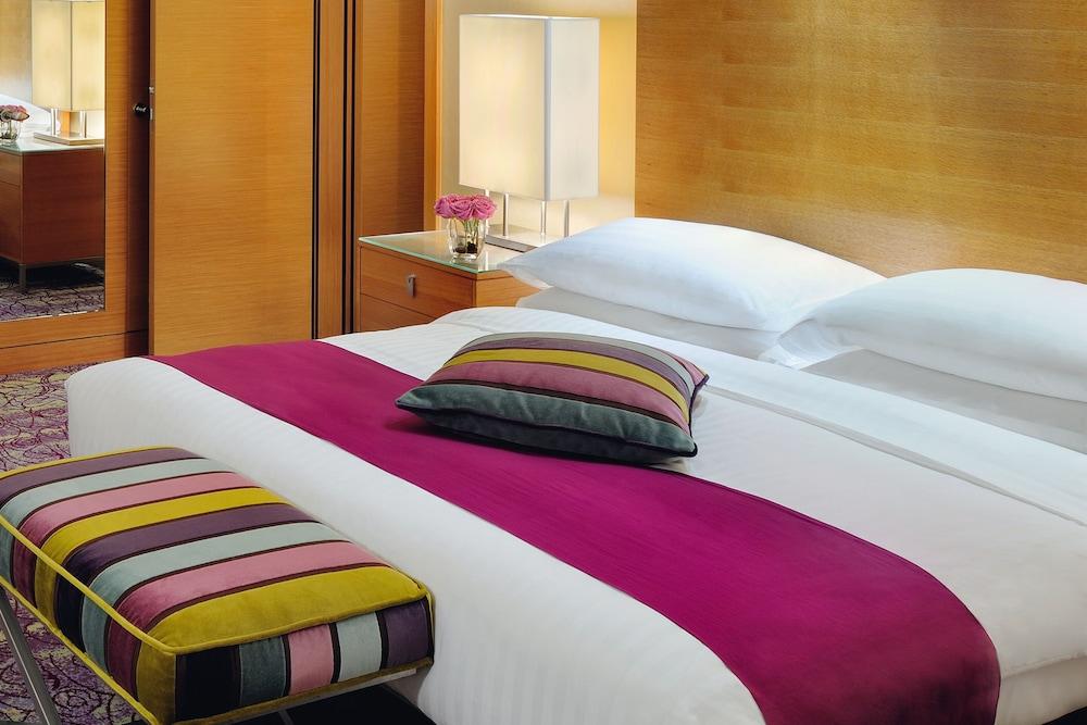 Qabila Westbay Hotel By Marriott Doha Luaran gambar A bedroom at the hotel