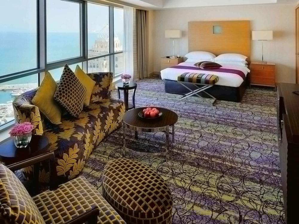 Qabila Westbay Hotel By Marriott Doha Luaran gambar A suite at the hotel