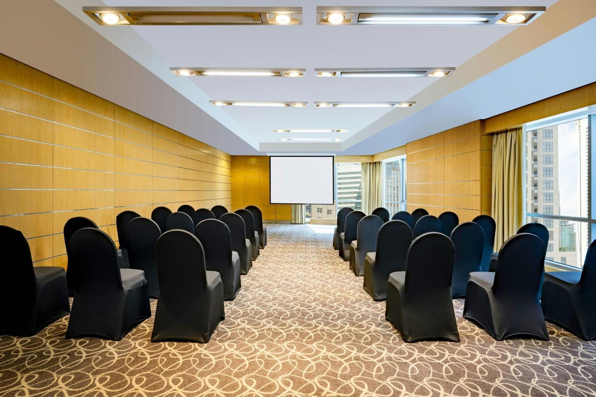Qabila Westbay Hotel By Marriott Doha Luaran gambar Meeting room