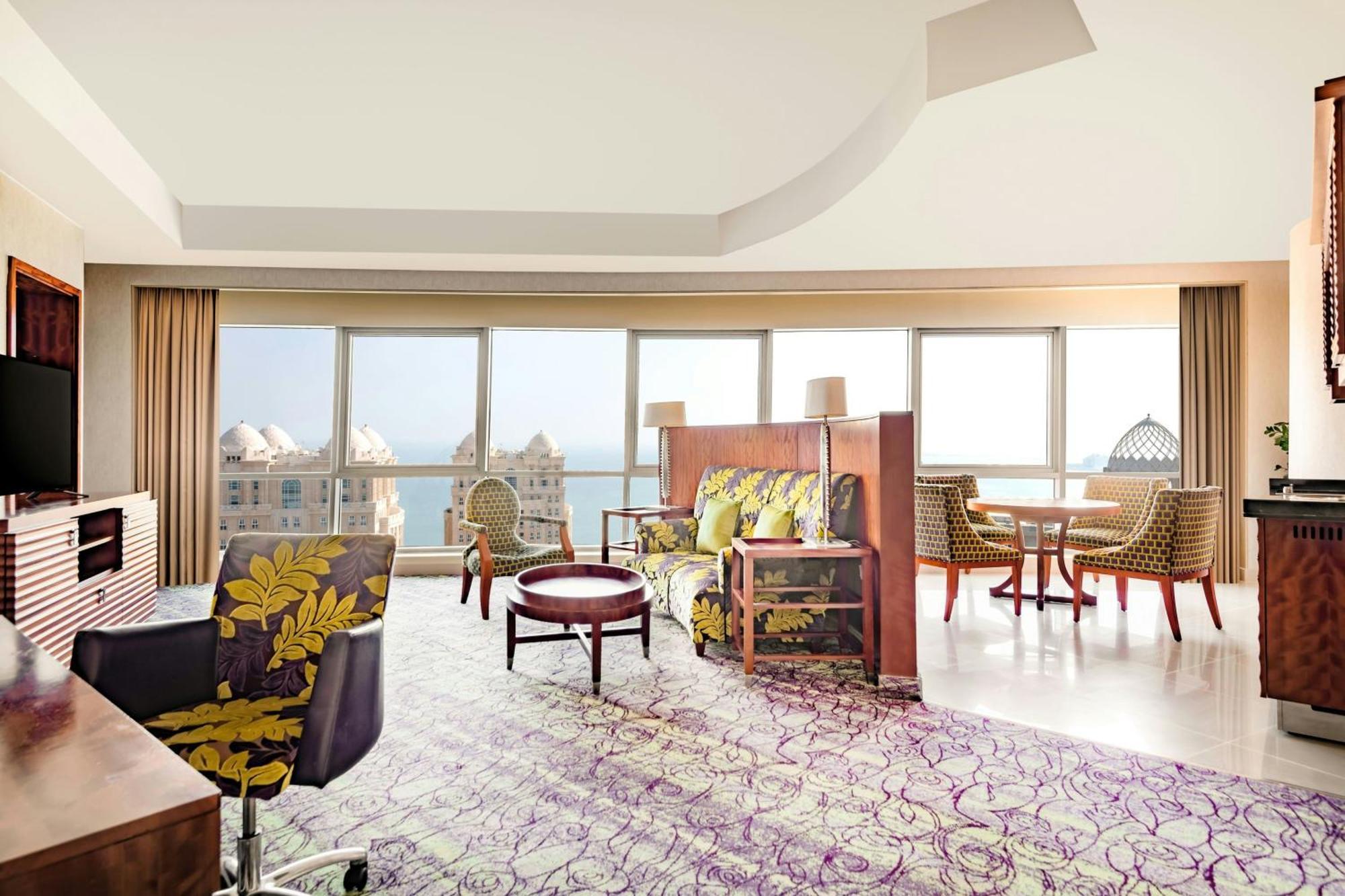 Qabila Westbay Hotel By Marriott Doha Luaran gambar A suite at the hotel
